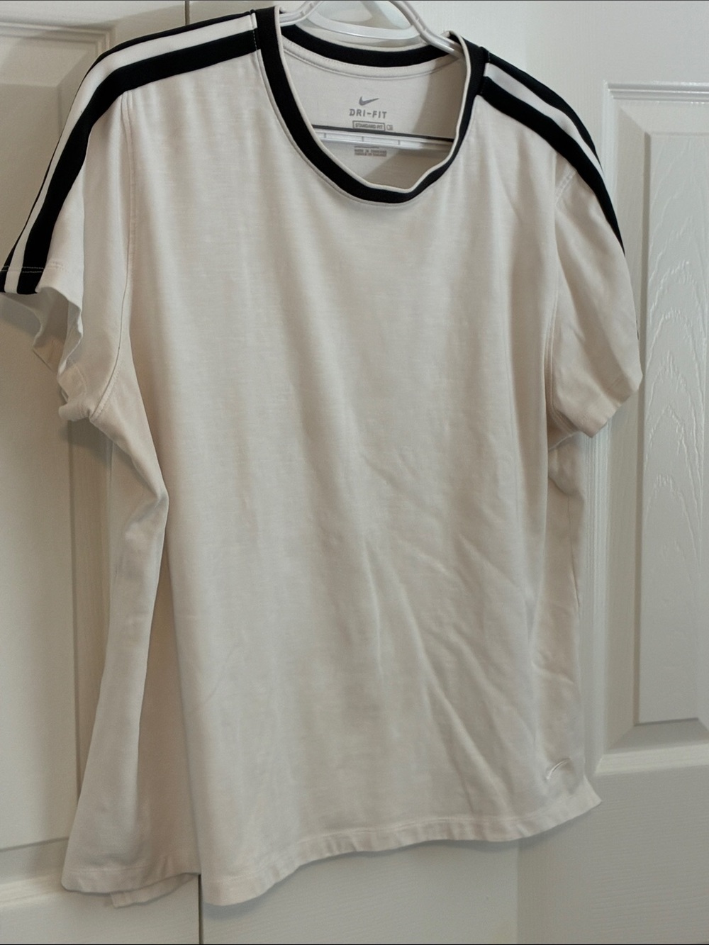 Nike Women’s Dri-Fit Black & White Short Sleeved T-Shirt- Size  XXL